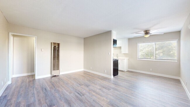 Foto del interior - 1913 11th St - TWO bedrooms AVAILABALE !