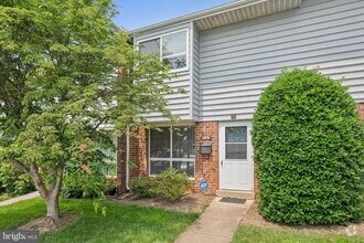 Building Photo - 13274 Poener Pl