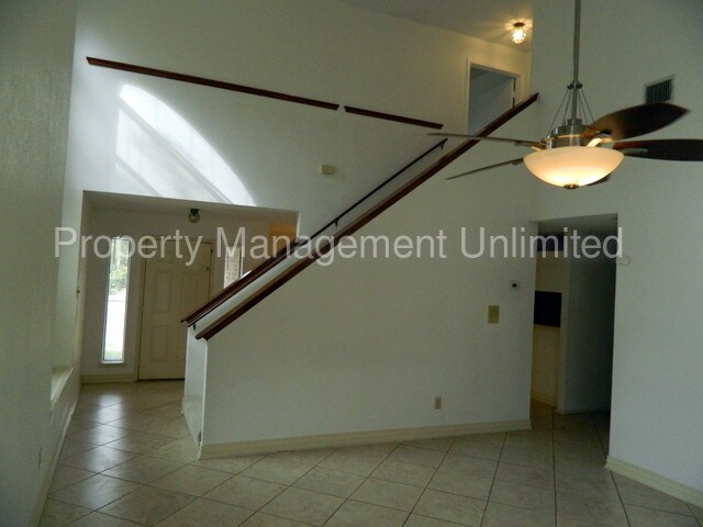 Foto del edificio - 6305 Meadow Glen Dr