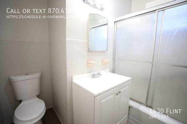 Building Photo - Recently renovated 2 bed / 1 bath house