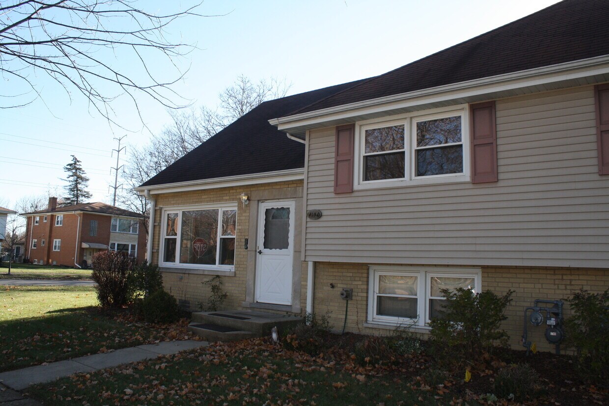 738 Barnsdale Rd, La Grange Park, IL 60526 Townhome Rentals in La