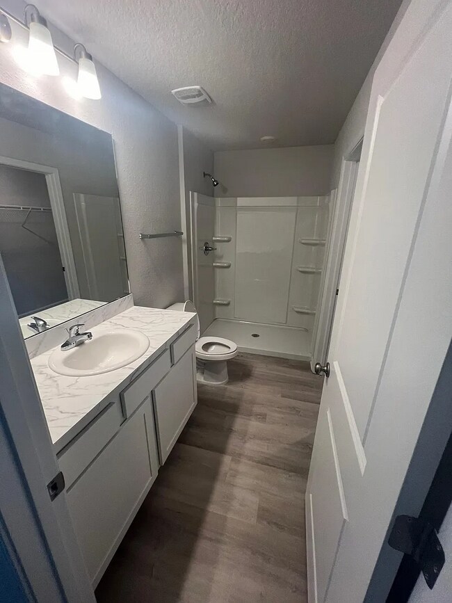 Foto del edificio - 840 Hartshill Pl