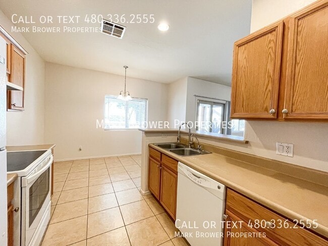 Foto del edificio - 2458 W Skyline Ln