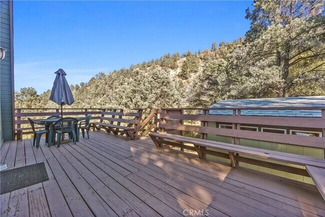 Foto del edificio - Clean Gambrel Style Cabin in Pine Mountain Club - Available for Immediate Lease, Fully Furnished ...