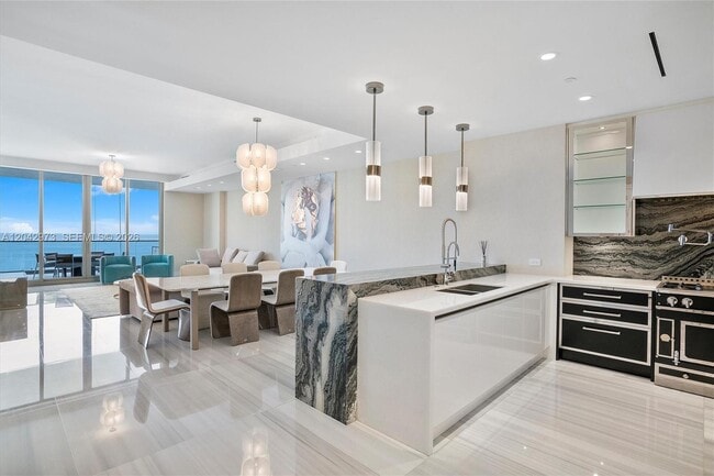 Foto del edificio - 17901 Collins Ave