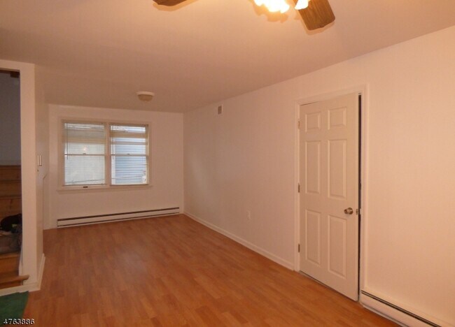 Foto del edificio - 8 N Glen Ave