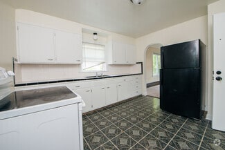 Building Photo - 209 Kedzie St