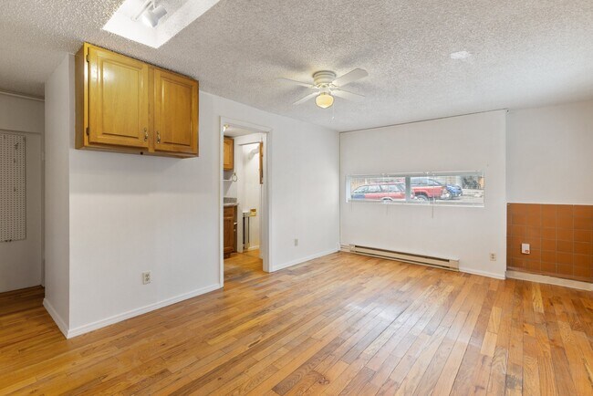 Foto del edificio - 2529 W Vermijo Ave