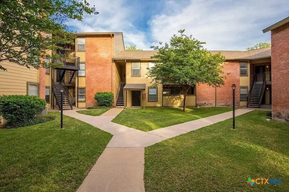 Foto principal - 2405 S 13th St