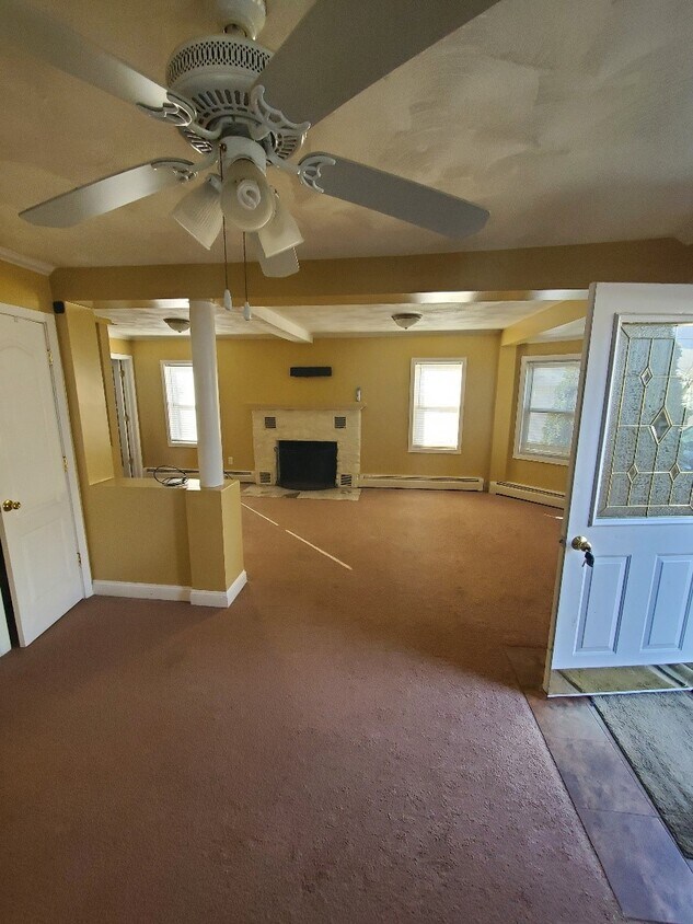 Primary Photo - 19 Auburn Ave