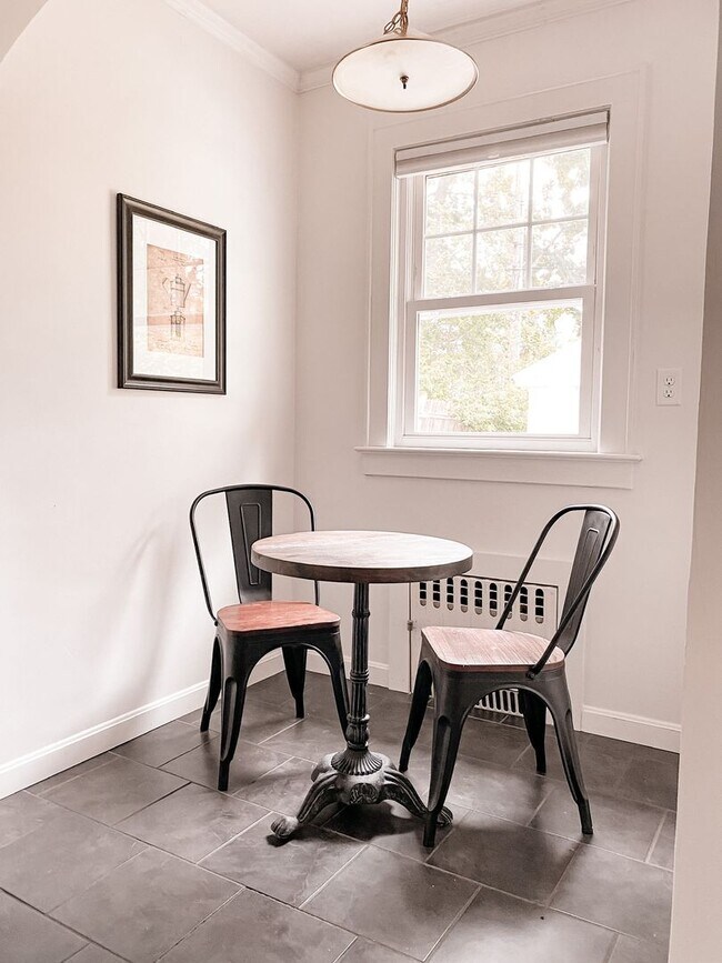 Building Photo - Short-Term Single Family Home Rental - Desirable Neighborhood
