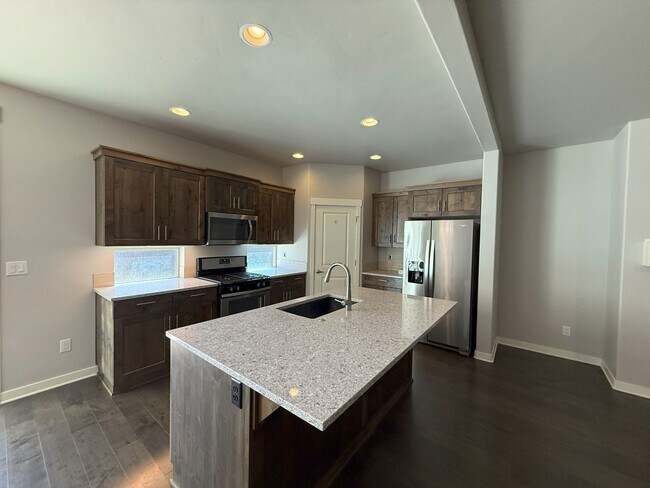 Building Photo - AMAZING COMMUNITY AMENITIES! POOL, PARKS &...