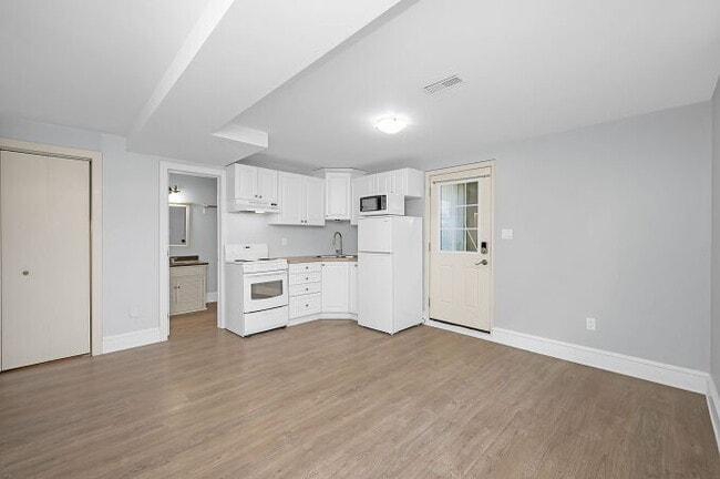 Building Photo - 151 Winterberry Blvd
