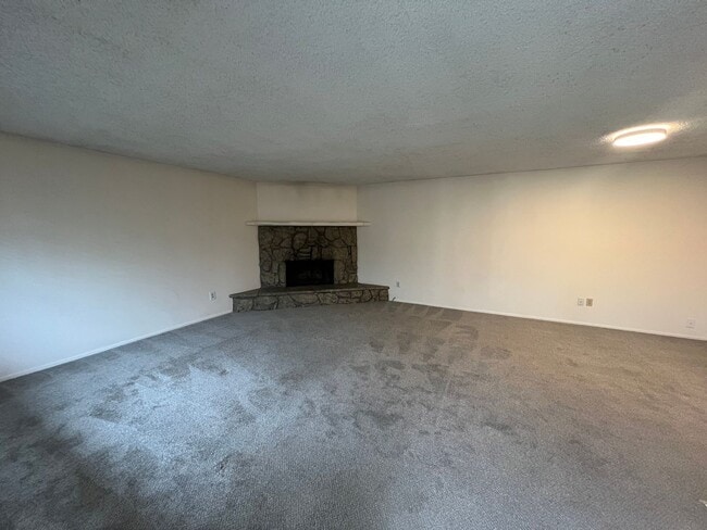 Building Photo - r1707se145thctvancouver