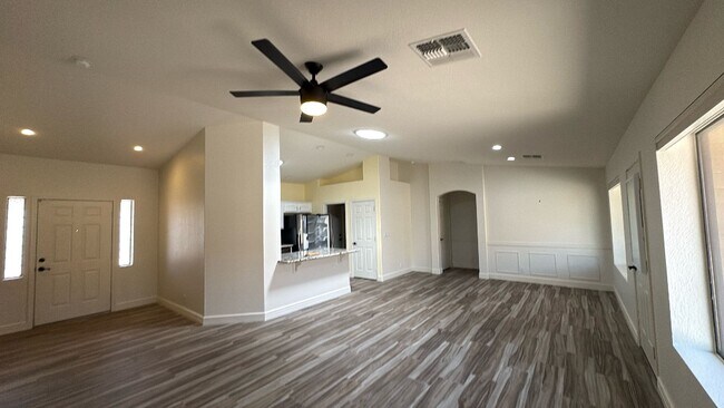 Building Photo - Sunland Springs Village 55+ Community