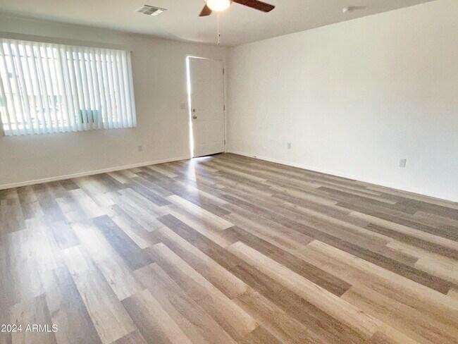 Building Photo - 2027 N 66th Dr