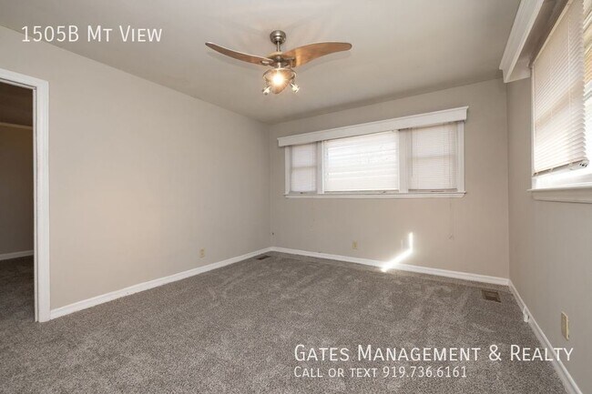 Foto del edificio - Nice Duplex close to Hillsborough