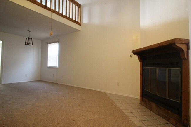 Foto del edificio - 2 bed / 2 bath home