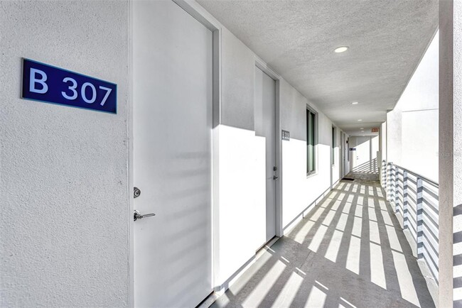 Foto del edificio - 1703 N Tamiami Trl