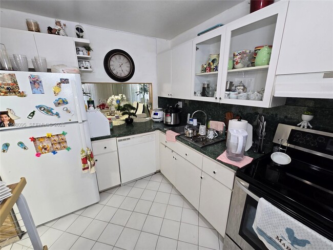 Foto del edificio - 1555 W 44th Pl