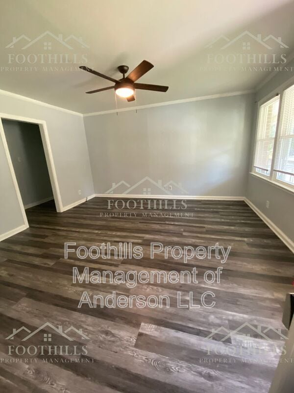 Foto del edificio - 3315 Berry Ln
