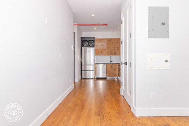 Building Photo - 1556 Fulton St