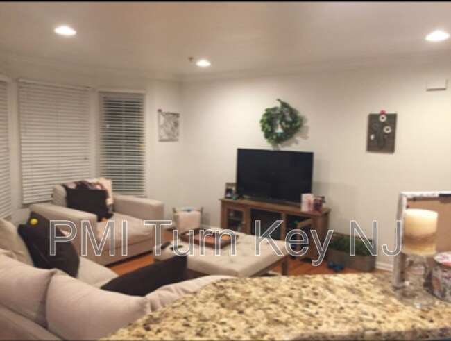 Foto del edificio - 53 Raritan Reach Rd