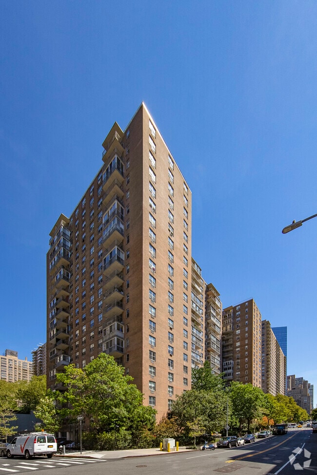 Lincoln Guild Apartments