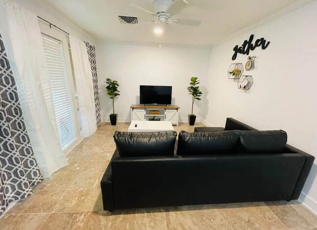 Foto del edificio - 615 Executive Golf Villas Rd