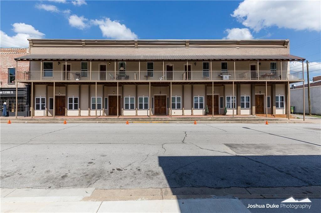 Building Photo - 215 S Wright St