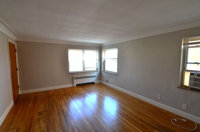 Building Photo - 1623 Section Rd