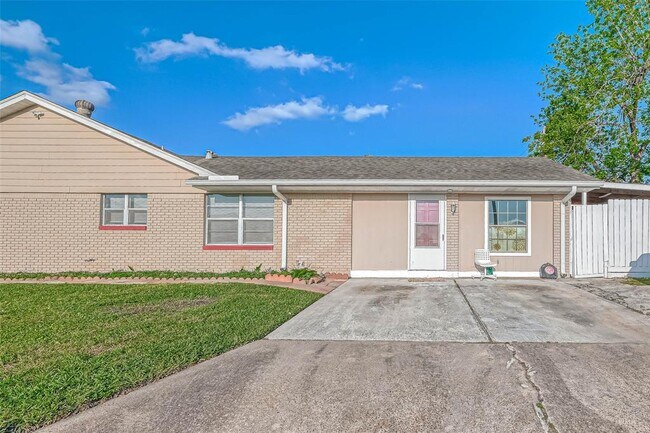 Building Photo - 674 Roper St
