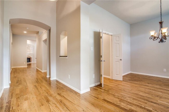 Building Photo - 510 Highland Ridge Dr