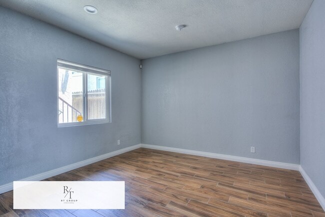 Building Photo - 3045 Charlotte Ave
