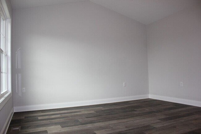 Foto del edificio - Townhouse for Rent in Crescent Ridge