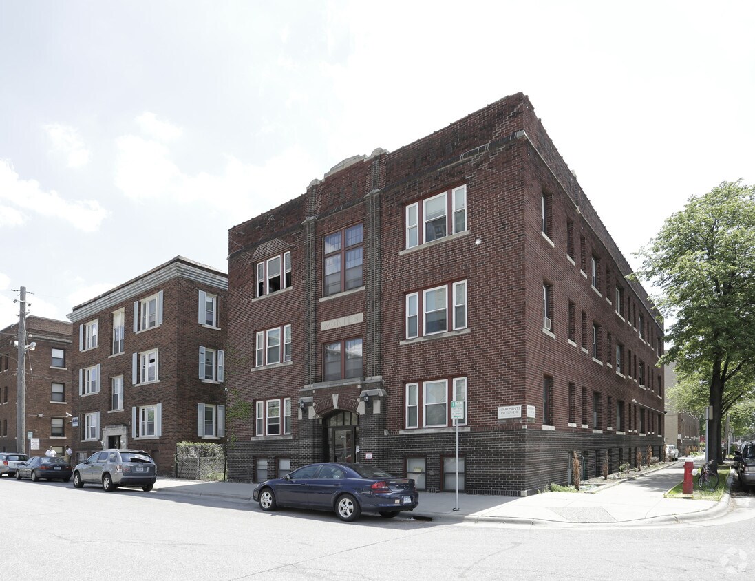 Building Photo - 507 East 14th
