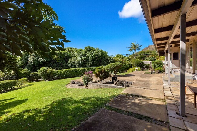 Building Photo - Diamond Head Mid-Century Modern Home