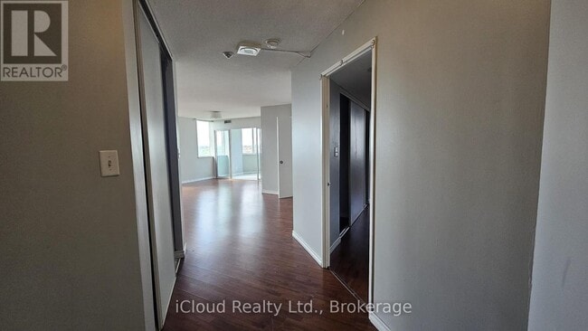 Building Photo - 80-680 Alton Towers Cir