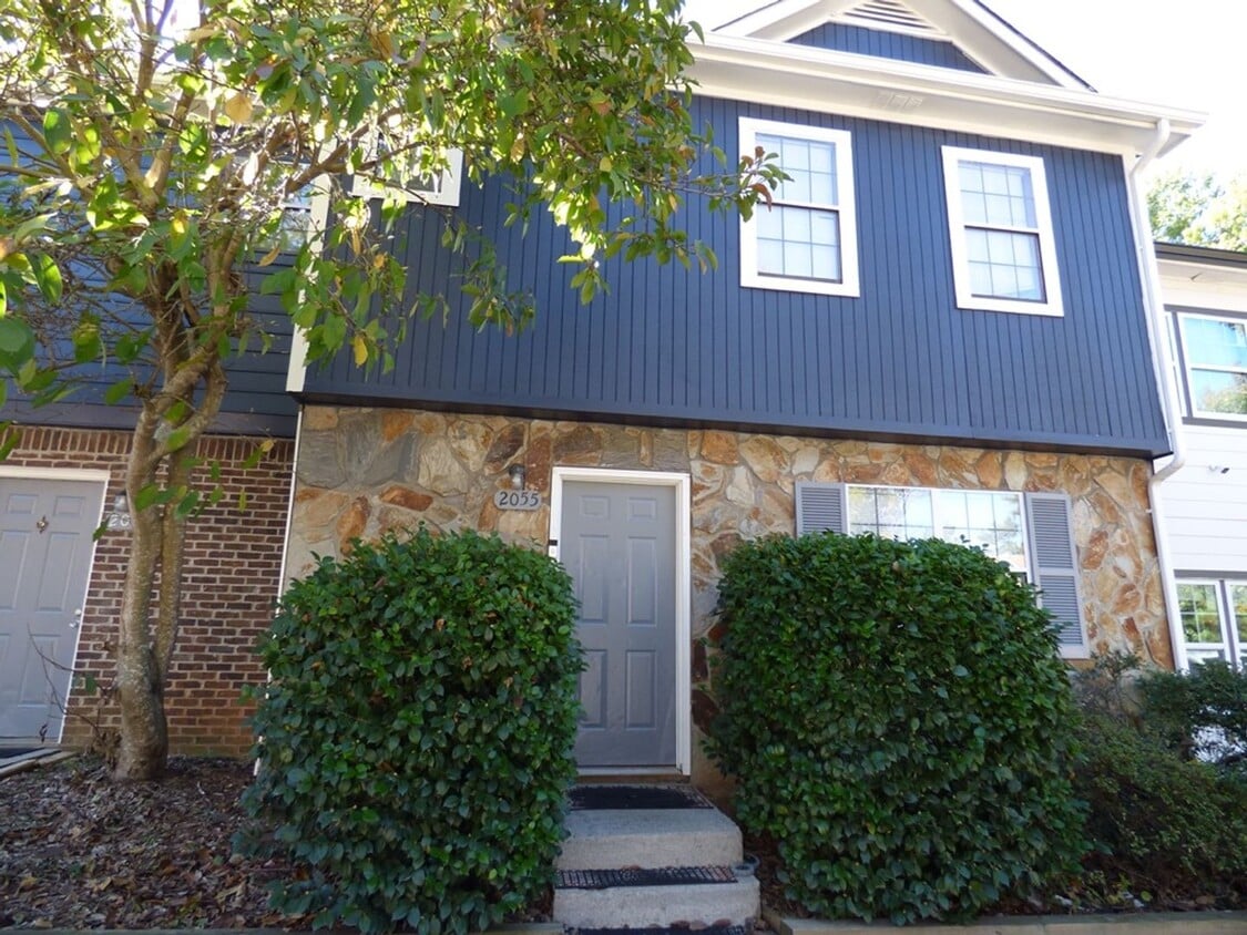 Primary Photo - 2 Bedroom 2.5 Bath Townhome in Austell
