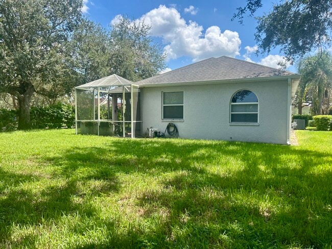 Photo - 1494 Millbrook Cir House