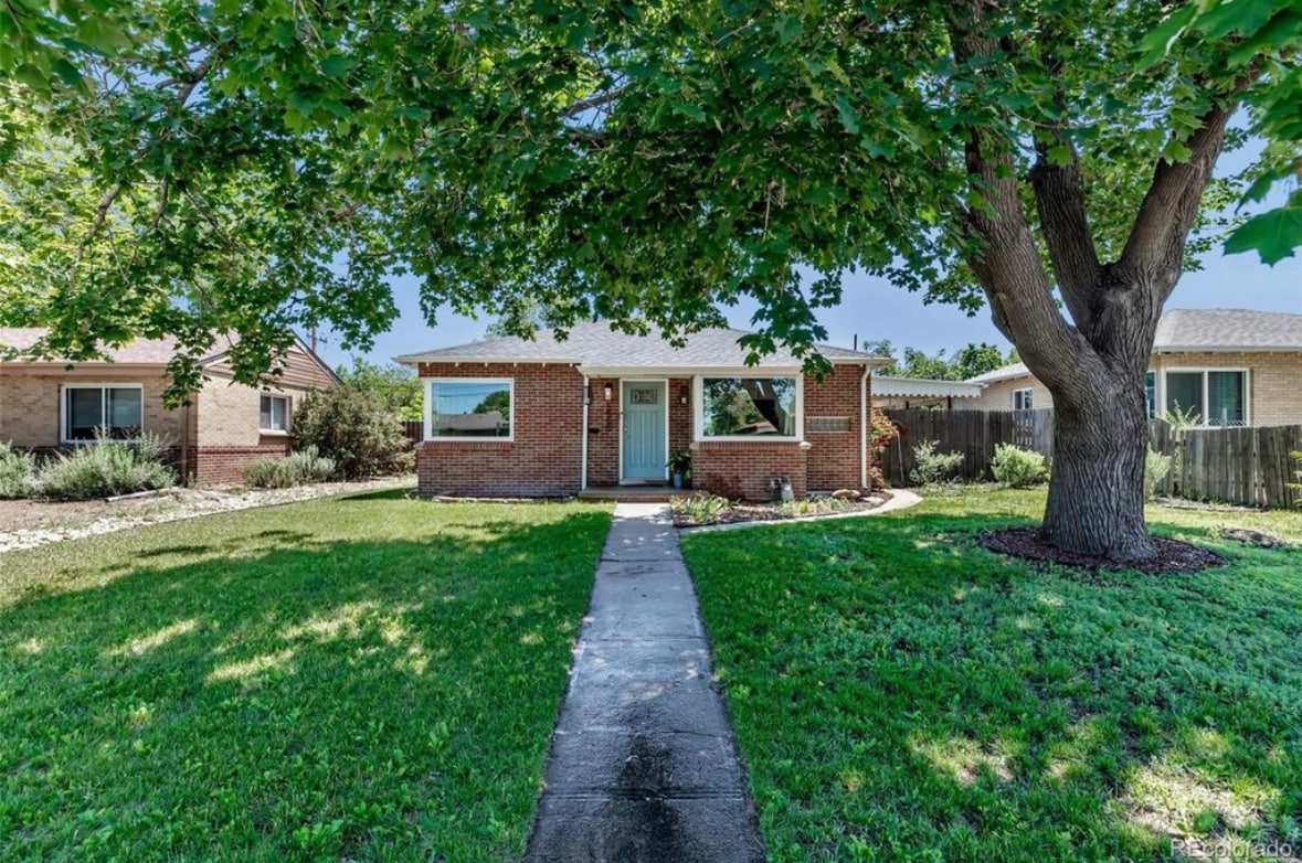 Primary Photo - 3550 Magnolia St