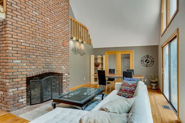 Foto del edificio - 10 Cold Harbor Dr