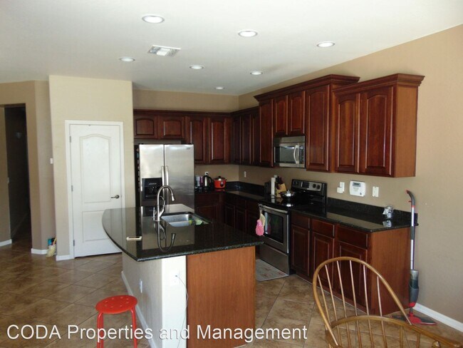 Foto del edificio - 4 br, 2.5 bath House - 1547 E Tierra Ct