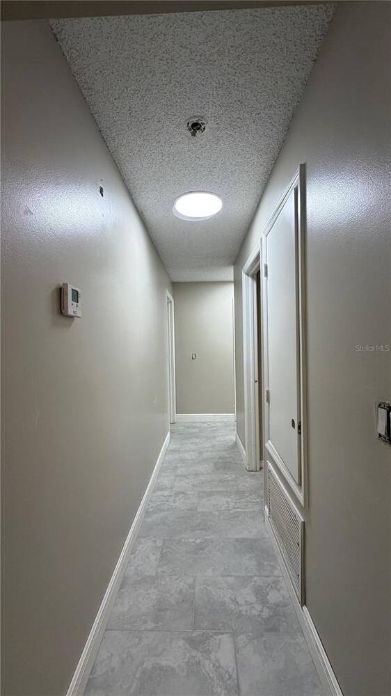 Foto del edificio - 6434 Rockingtree Ln