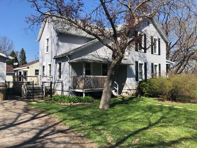 Foto del edificio - 3702 Hillcrest Dr