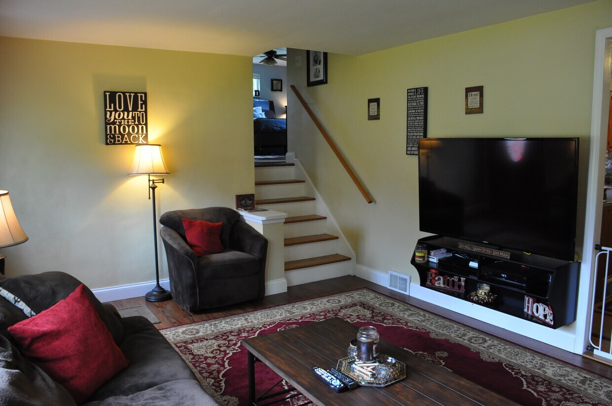 Living Room - 309 Ewings Mill Rd