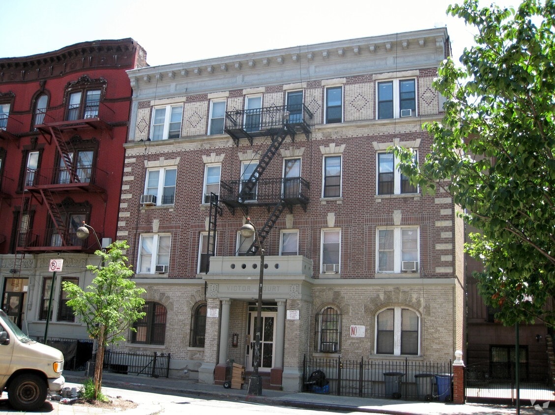 Primary Photo - 966 Saint Marks Ave