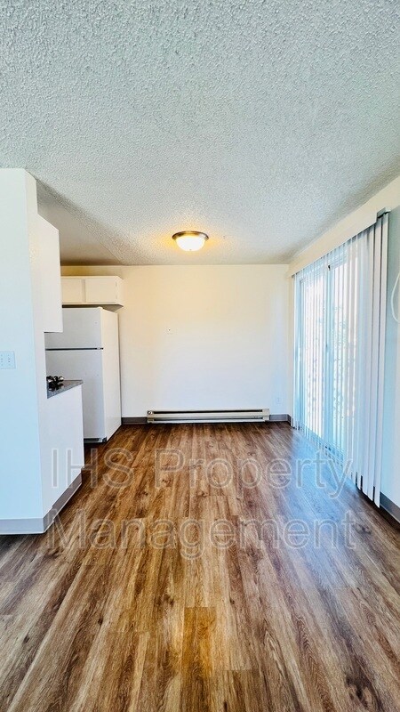 Building Photo - 409 Benham St