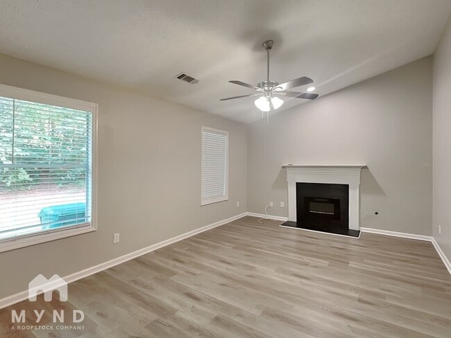 Foto del edificio - 7138 Lone Oak Trce
