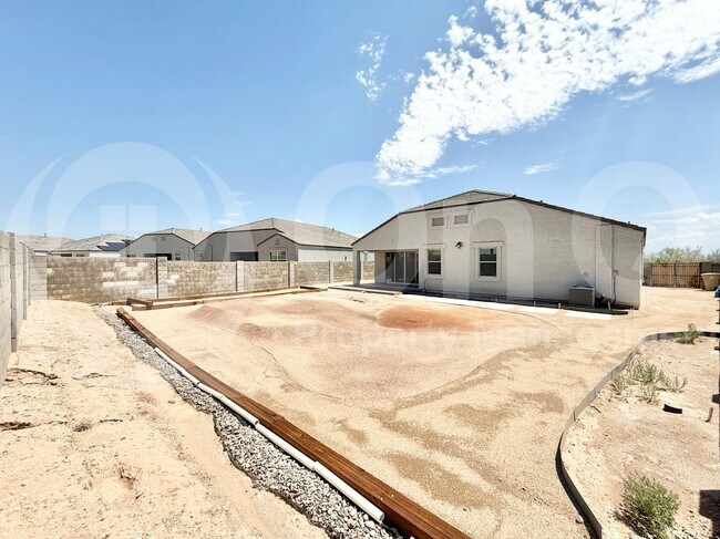 Foto del edificio - 30932 W Verde Ln